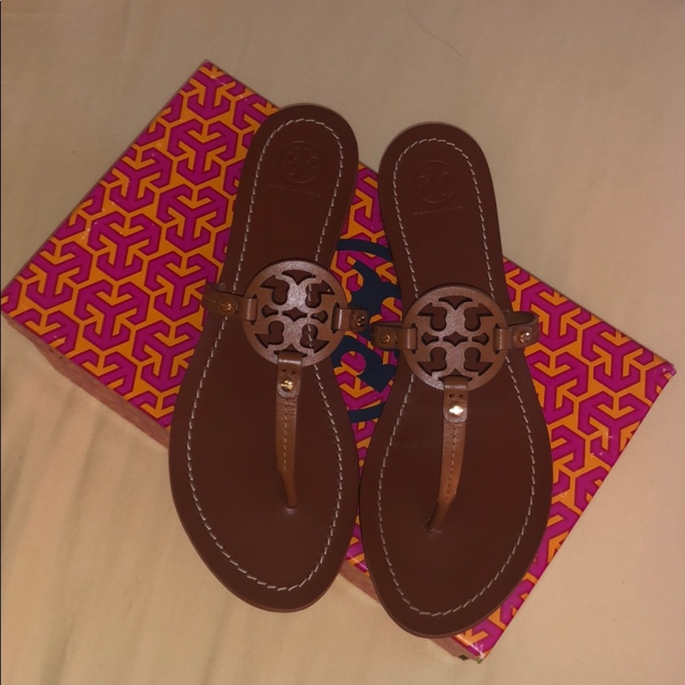 TORY BURCH Gabriel Flat Thong Sandals Veg Leather - Picture 1 of 5